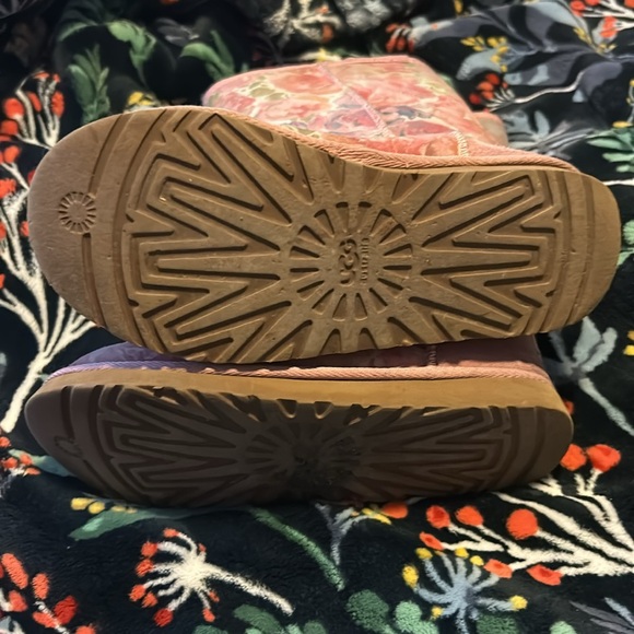 UGG Romantic Floral boots - Picture 3 of 7